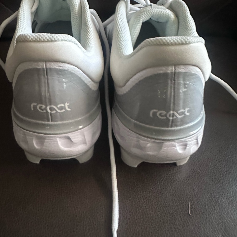 Nike White and Gray Athletic Shoes - Picture 5 of 6